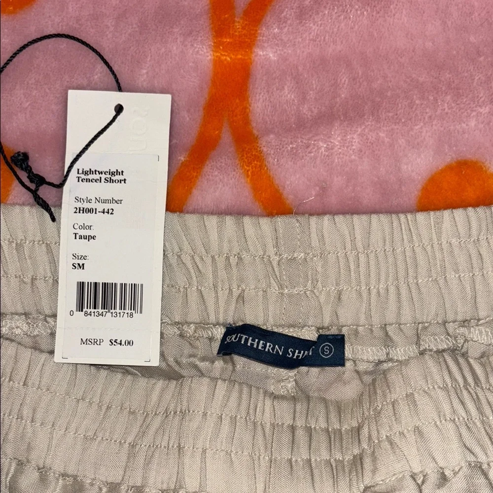 Southern Shirt Company Lightweight Tencel Shorts - Picture 3 of 3